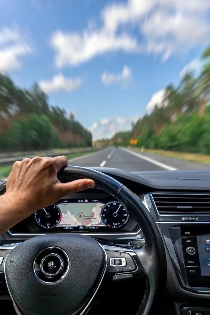 conduire-à-marrakech-le-guide-honnête-pour-les-touristes-médina-routes-code-de-la-route