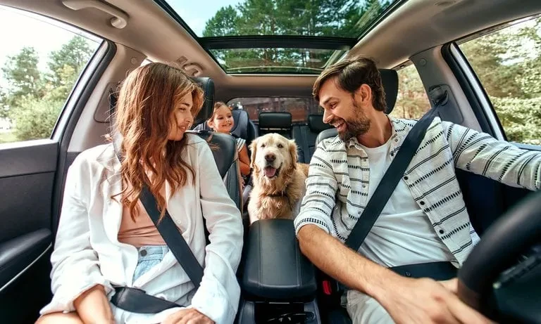 la-location-de-voiture-à-marrakech-pour-les-familles-conseils-et-astuces-pour-un-voyage-réussi
